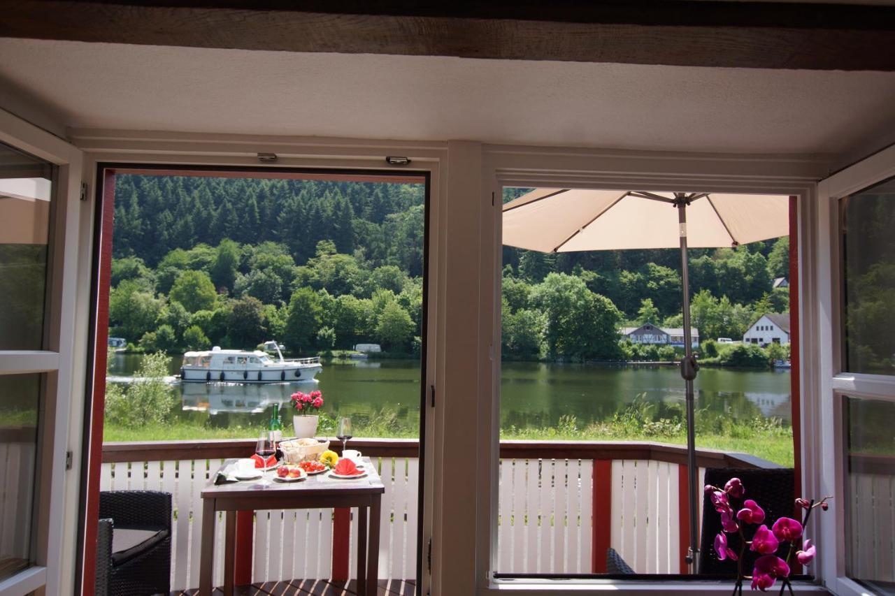 Altes Fährhaus An Der Mosel Anno1633 *